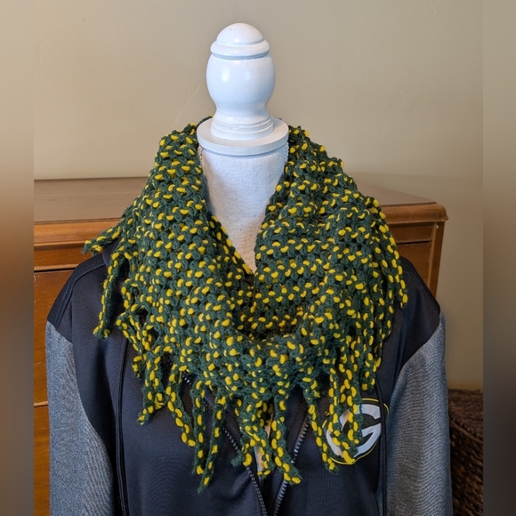 GREEN BAY PACKER Knit SCARF Green & Gold Football Fans Fall Favorite - Picture 2 of 10